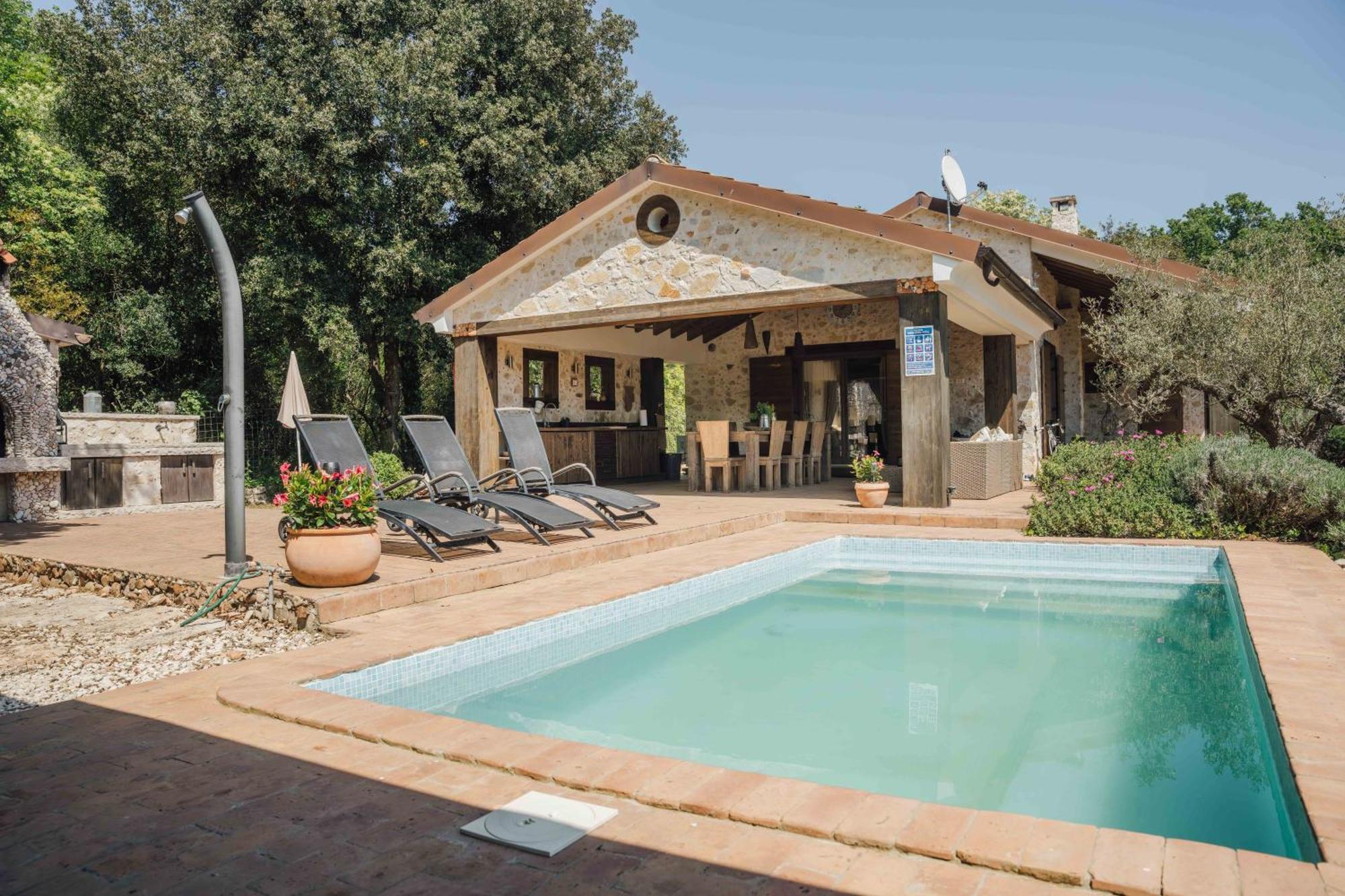 Birds House Villa